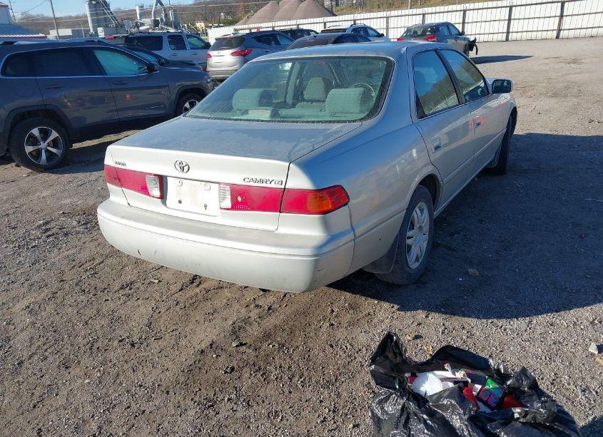Photo 4 of 2000 Toyota Camry LE (VIN 4T1BG22K7YU644707)