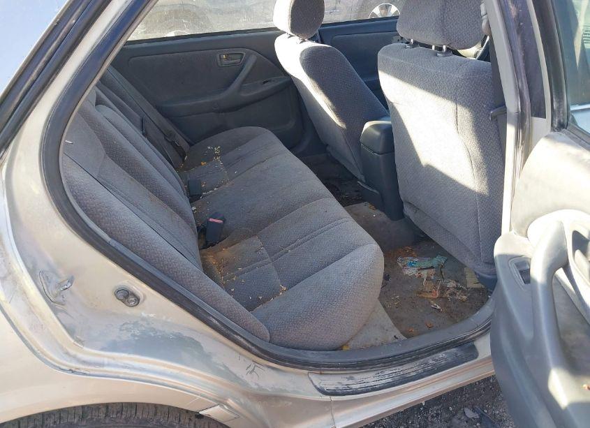 Photo 8 of 2000 Toyota Camry LE (VIN 4T1BG22K7YU644707)