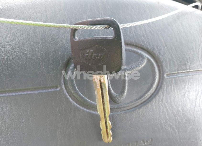 Photo 11 of 2000 Toyota Camry CE (VIN 4T1BG22K7YU653312)