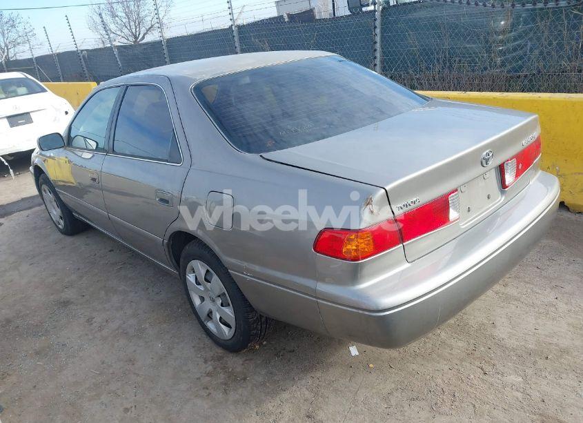 Photo 3 of 2000 Toyota Camry CE (VIN 4T1BG22K7YU653312)