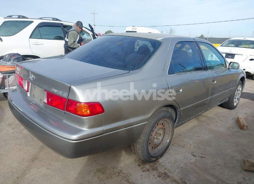 Photo 4 of 2000 Toyota Camry CE (VIN 4T1BG22K7YU653312)