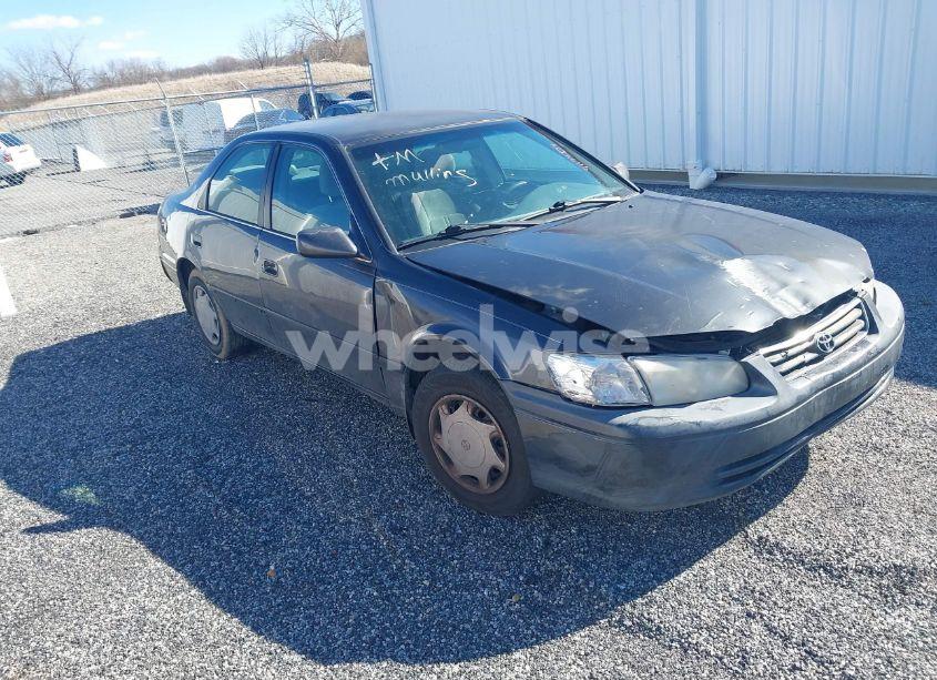 2000 Toyota Camry CE (VIN 4T1BG22K7YU982480) main photo
