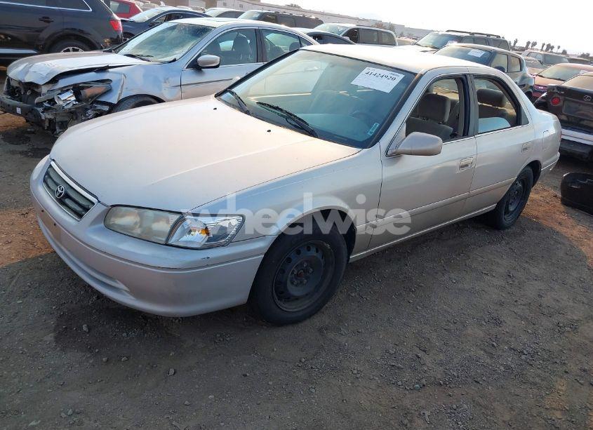 Photo 2 of 2001 Toyota Camry CE (VIN 4T1BG22K81U043280)