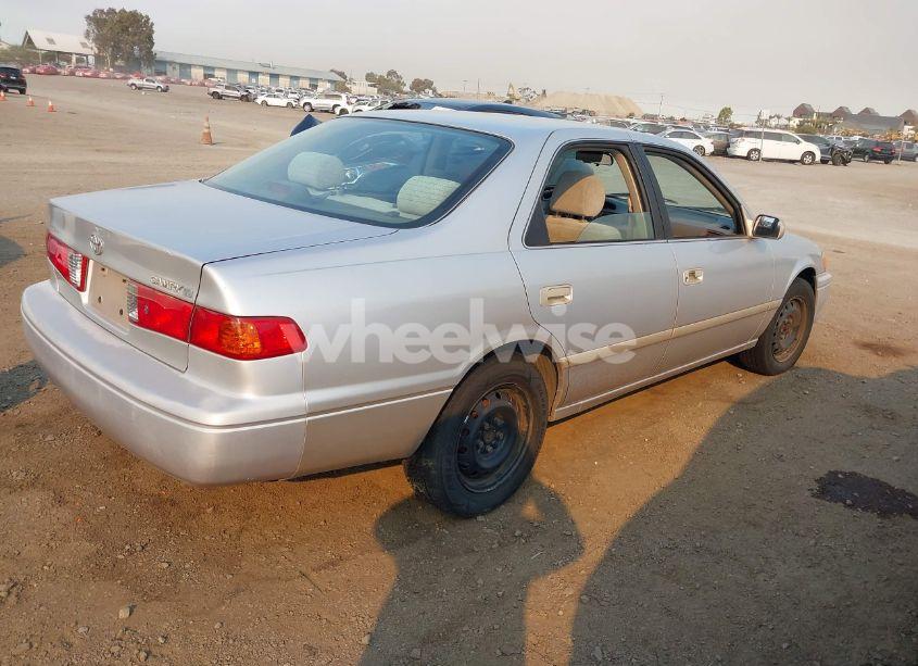 Photo 4 of 2001 Toyota Camry CE (VIN 4T1BG22K81U043280)