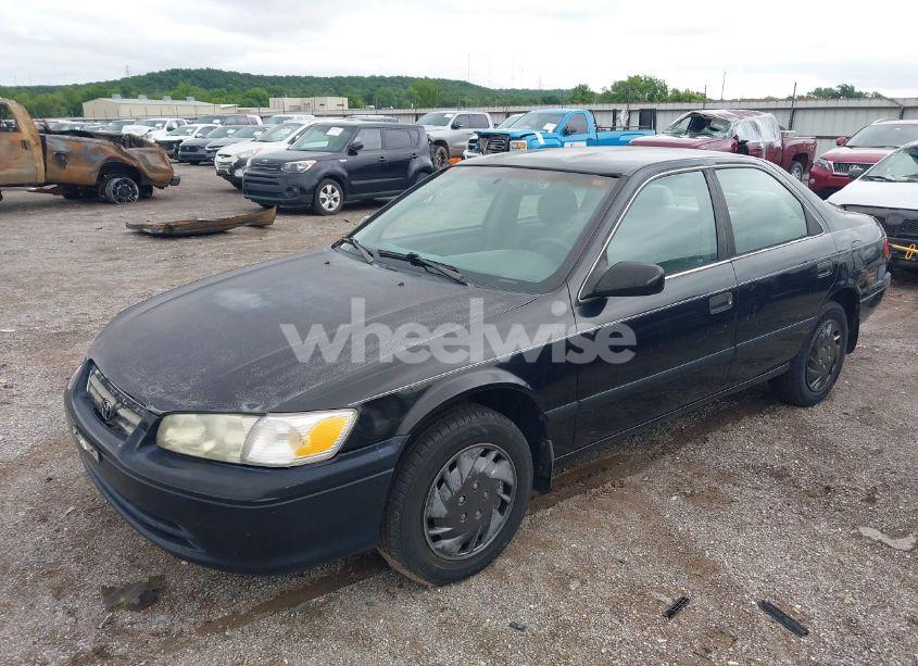 Photo 2 of 2001 Toyota Camry CE (VIN 4T1BG22K81U054795)