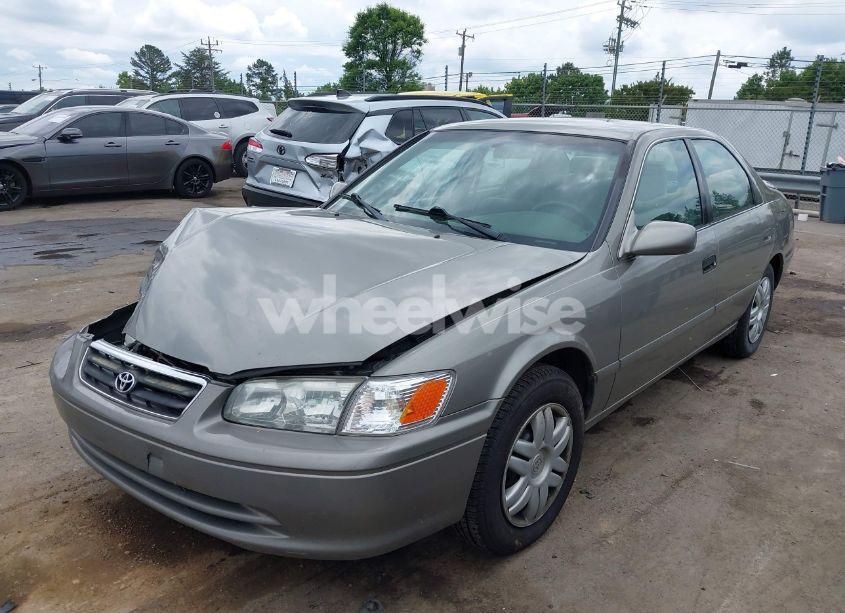 Photo 2 of 2001 Toyota Camry LE (VIN 4T1BG22K81U079356)