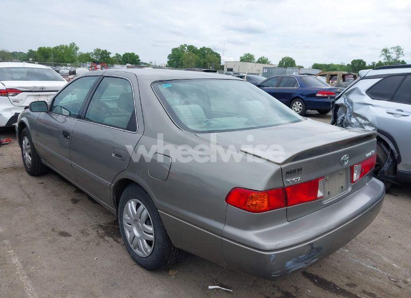Photo 3 of 2001 Toyota Camry LE (VIN 4T1BG22K81U079356)