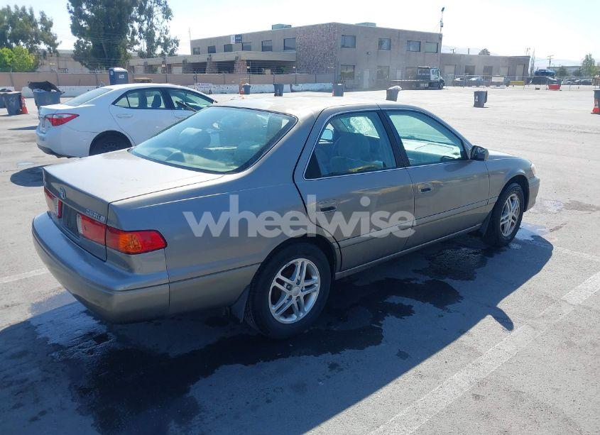 Photo 4 of 2001 Toyota Camry LE (VIN 4T1BG22K81U094729)