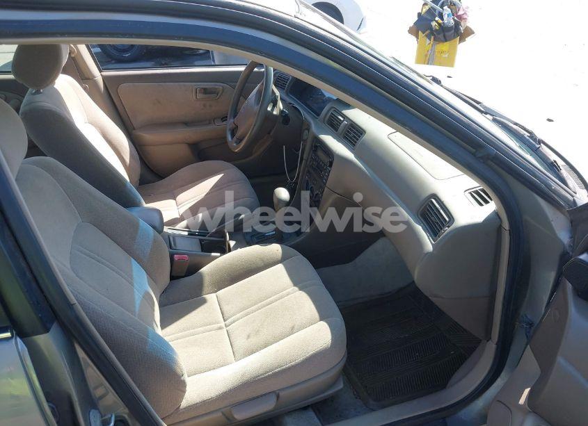 Photo 5 of 2001 Toyota Camry LE (VIN 4T1BG22K81U094729)