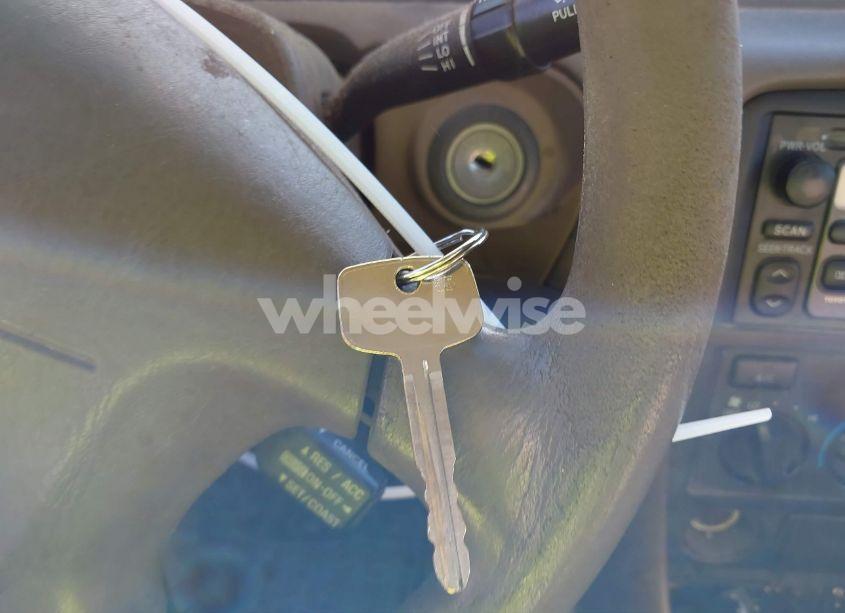 Photo 11 of 2001 Toyota Camry LE (VIN 4T1BG22K81U812215)