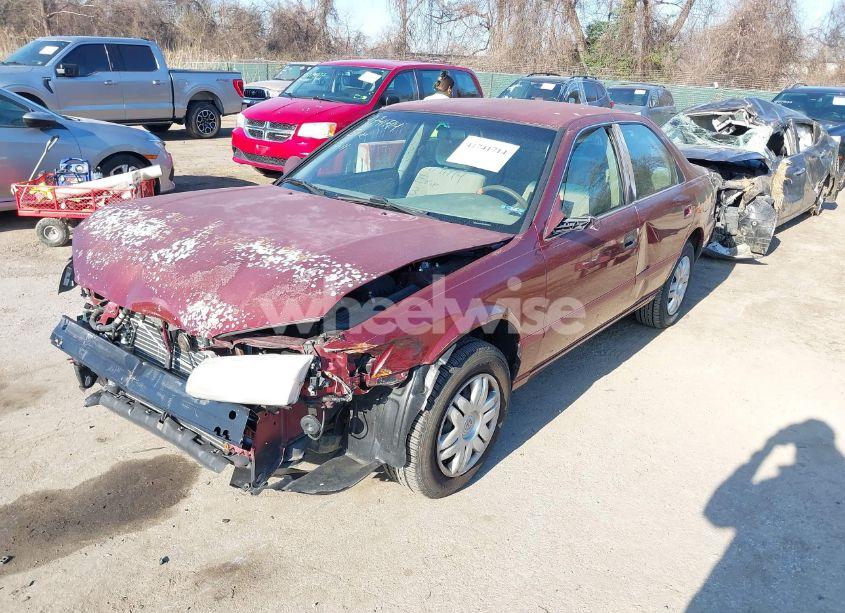 Photo 2 of 2001 Toyota Camry LE (VIN 4T1BG22K81U812215)