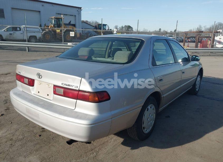Photo 4 of 1998 Toyota Camry LE (VIN 4T1BG22K8WU207117)