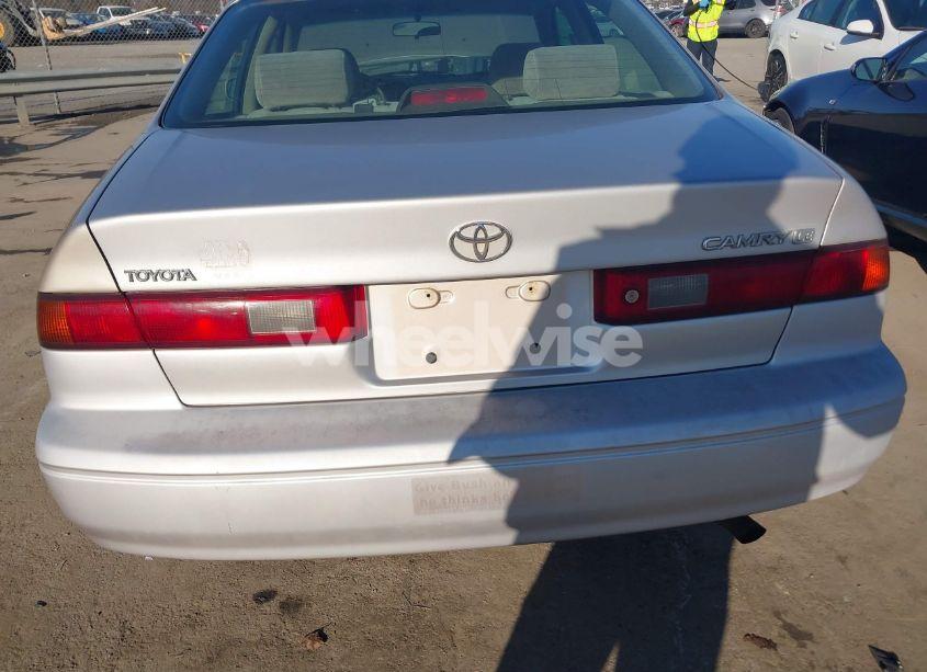 Photo 6 of 1998 Toyota Camry LE (VIN 4T1BG22K8WU207117)