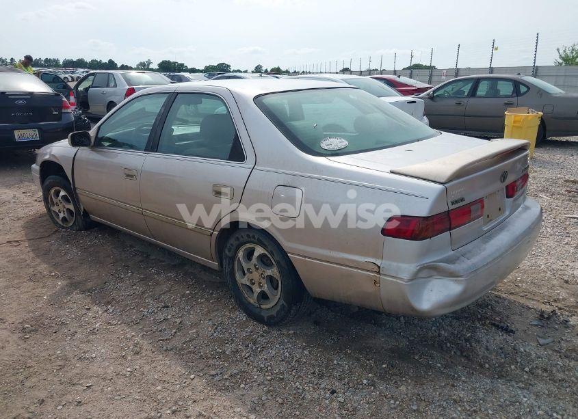 Photo 3 of 1998 Toyota Camry LE (VIN 4T1BG22K8WU337026)