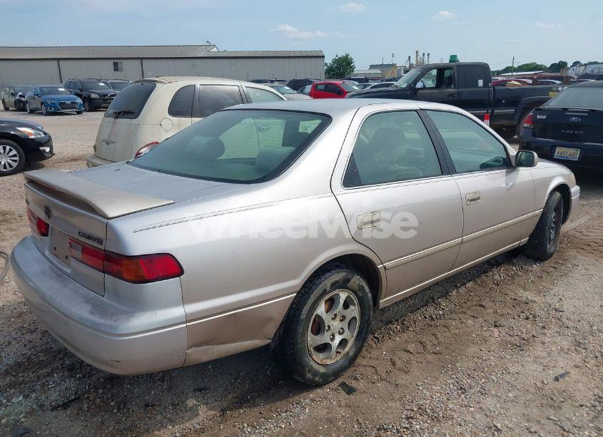 Photo 4 of 1998 Toyota Camry LE (VIN 4T1BG22K8WU337026)