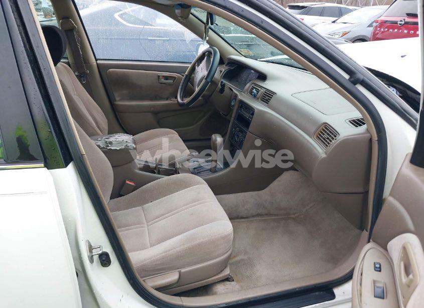 Photo 5 of 1998 Toyota Camry LE (VIN 4T1BG22K8WU374920)