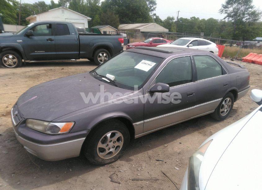 Photo 2 of 1998 Toyota Camry LE (VIN 4T1BG22K8WU839020)