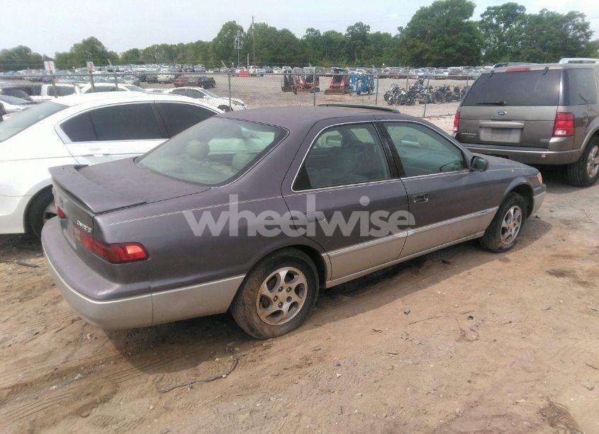 Photo 4 of 1998 Toyota Camry LE (VIN 4T1BG22K8WU839020)