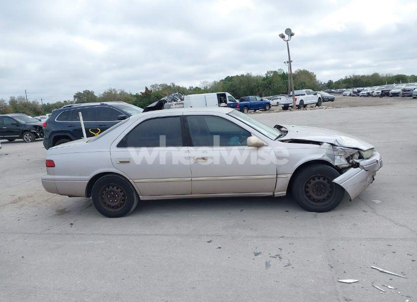 Photo 13 of 1999 Toyota Camry LE (VIN 4T1BG22K8XU412714)