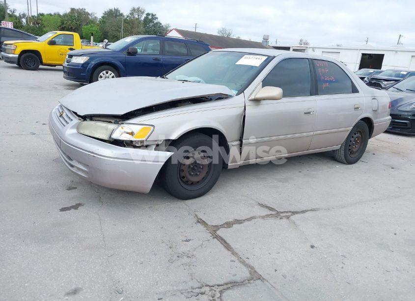 Photo 2 of 1999 Toyota Camry LE (VIN 4T1BG22K8XU412714)