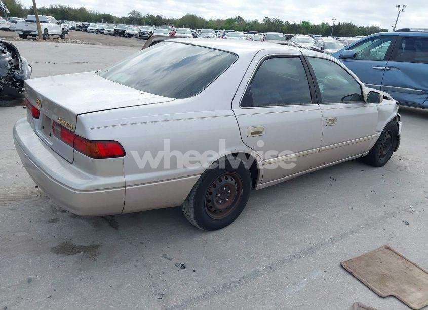 Photo 4 of 1999 Toyota Camry LE (VIN 4T1BG22K8XU412714)