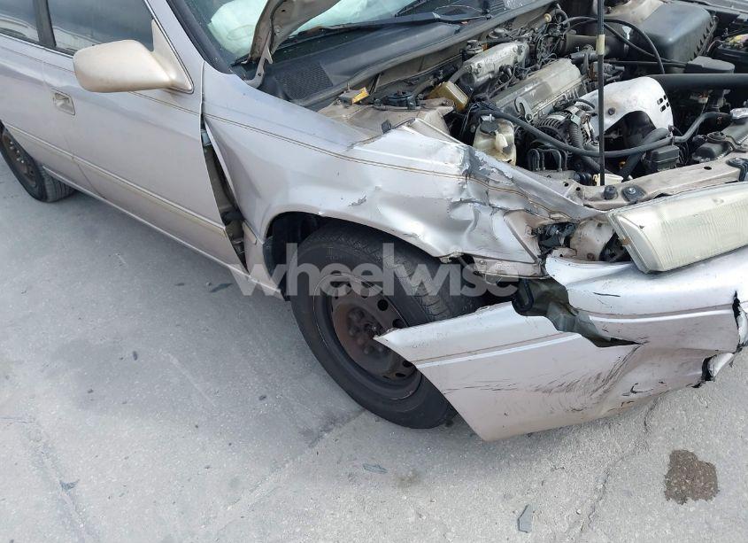 Photo 6 of 1999 Toyota Camry LE (VIN 4T1BG22K8XU412714)