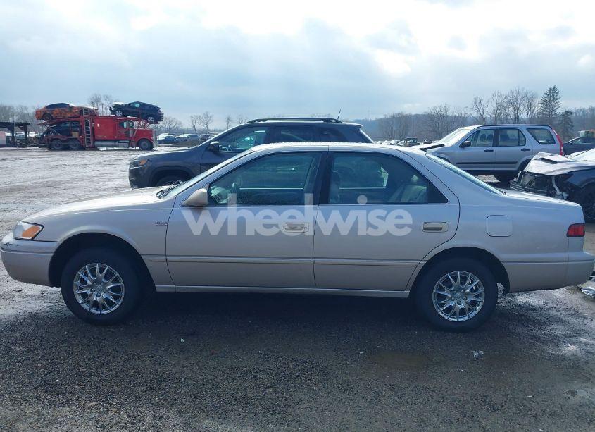 Photo 15 of 1999 Toyota Camry LE (VIN 4T1BG22K8XU463050)