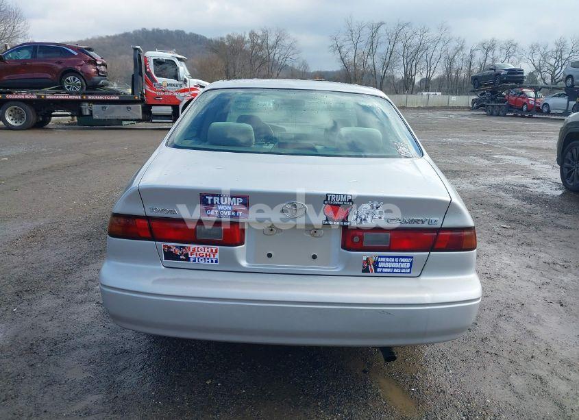 Photo 17 of 1999 Toyota Camry LE (VIN 4T1BG22K8XU463050)