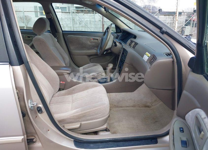 Photo 5 of 1999 Toyota Camry LE (VIN 4T1BG22K8XU463050)