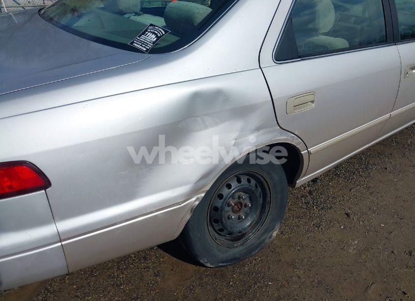 Photo 6 of 1999 Toyota Camry LE (VIN 4T1BG22K8XU463050)