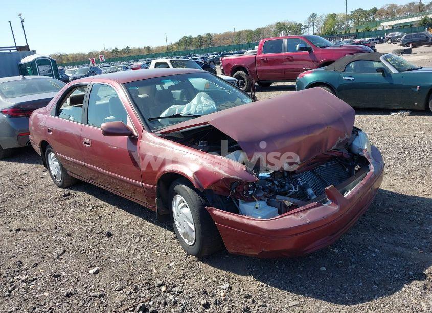 1999 Toyota Camry LE (VIN 4T1BG22K8XU590672) main photo