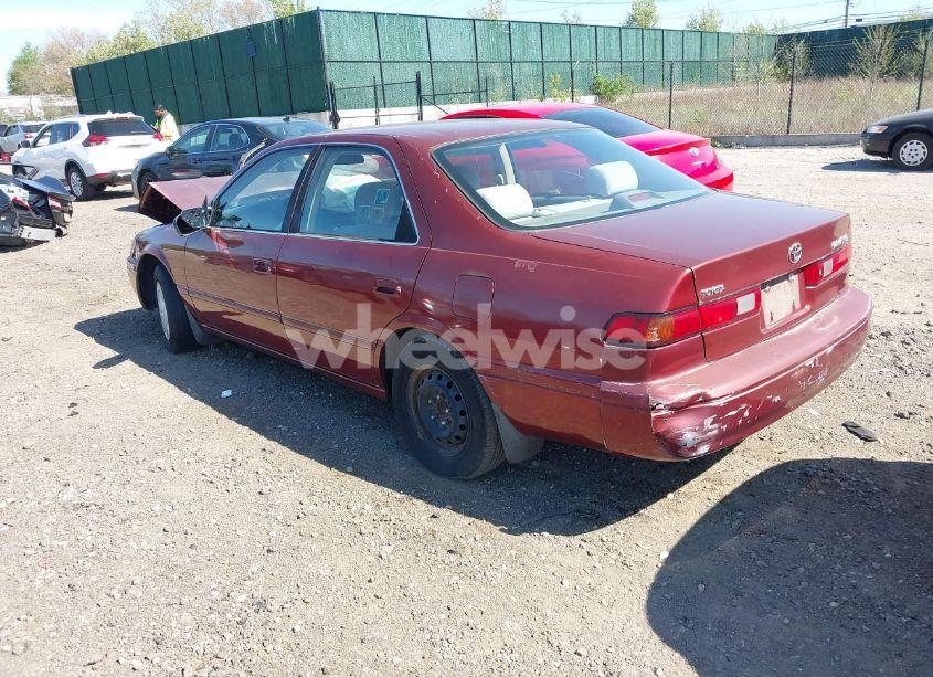 Photo 3 of 1999 Toyota Camry LE (VIN 4T1BG22K8XU590672)