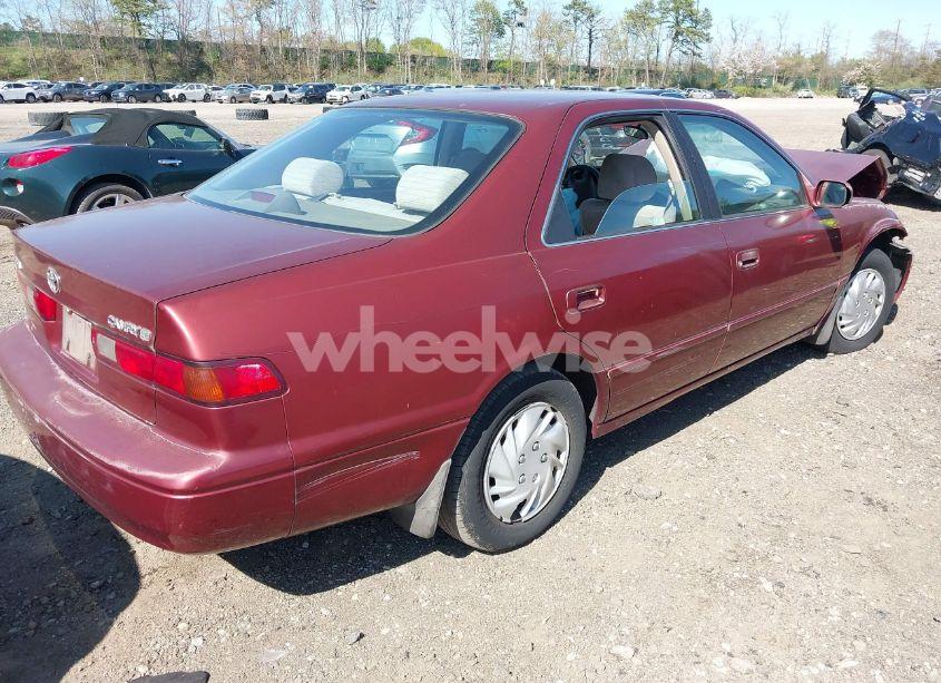 Photo 4 of 1999 Toyota Camry LE (VIN 4T1BG22K8XU590672)