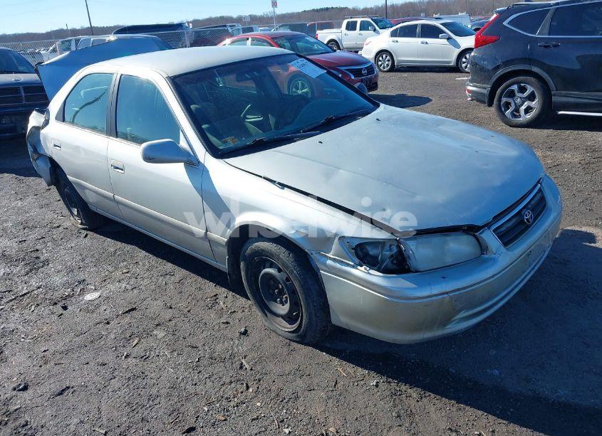 2000 Toyota Camry LE (VIN 4T1BG22K8YU672676) main photo