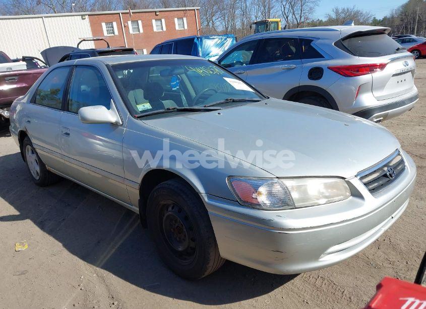 2000 Toyota Camry LE (VIN 4T1BG22K8YU700184) main photo