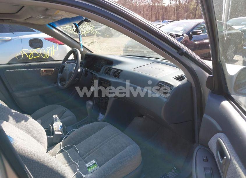 Photo 5 of 2000 Toyota Camry LE (VIN 4T1BG22K8YU700184)