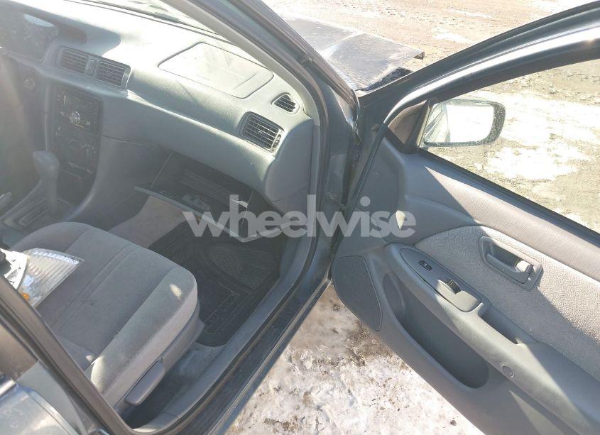 Photo 5 of 2000 Toyota Camry CE (VIN 4T1BG22K8YU980379)