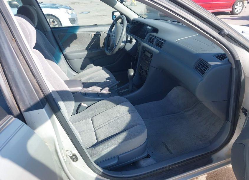 Photo 5 of 2001 Toyota Camry CE (VIN 4T1BG22K91U044888)