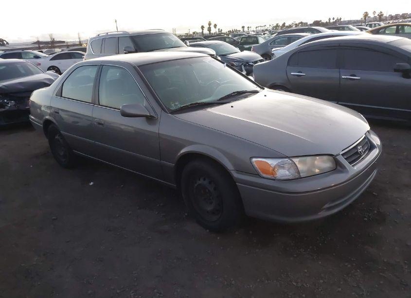 2001 Toyota Camry CE (VIN 4T1BG22K91U054627) main photo