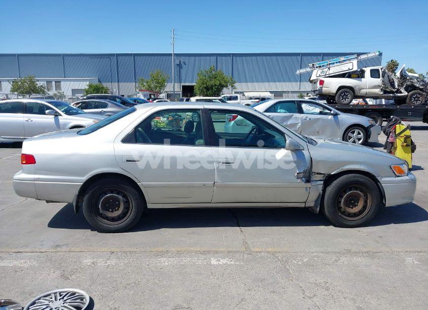 Photo 14 of 2001 Toyota Camry LE (VIN 4T1BG22K91U081021)