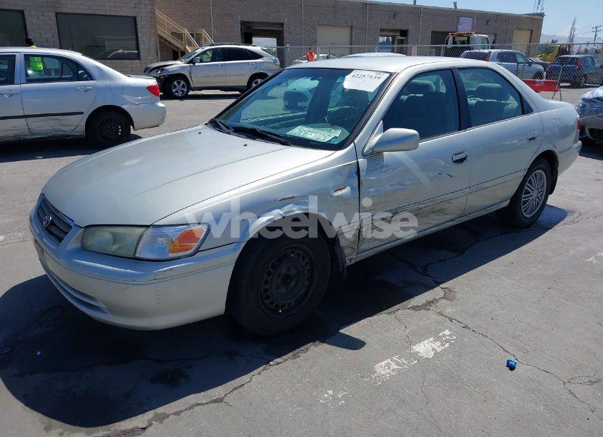 Photo 2 of 2001 Toyota Camry LE (VIN 4T1BG22K91U081021)