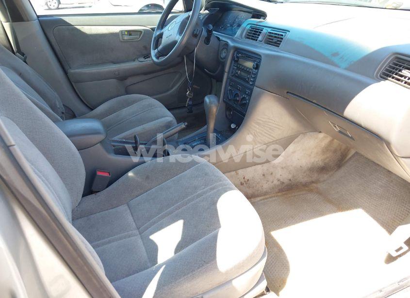 Photo 5 of 2001 Toyota Camry LE (VIN 4T1BG22K91U081021)