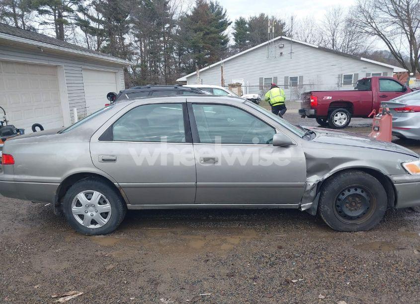 Photo 13 of 2001 Toyota Camry CE (VIN 4T1BG22K91U083741)