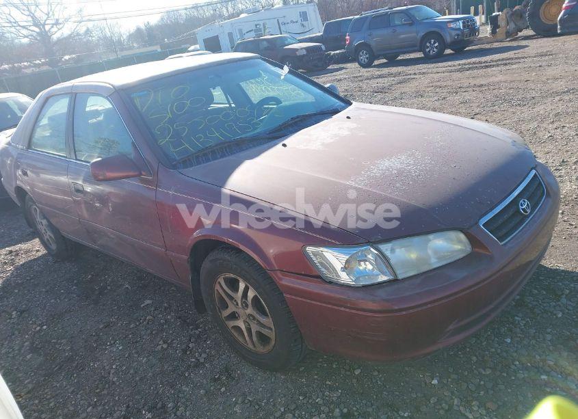 2001 Toyota Camry LE (VIN 4T1BG22K91U794632) main photo