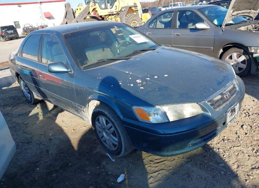 2001 Toyota Camry LE (VIN 4T1BG22K91U856661) main photo
