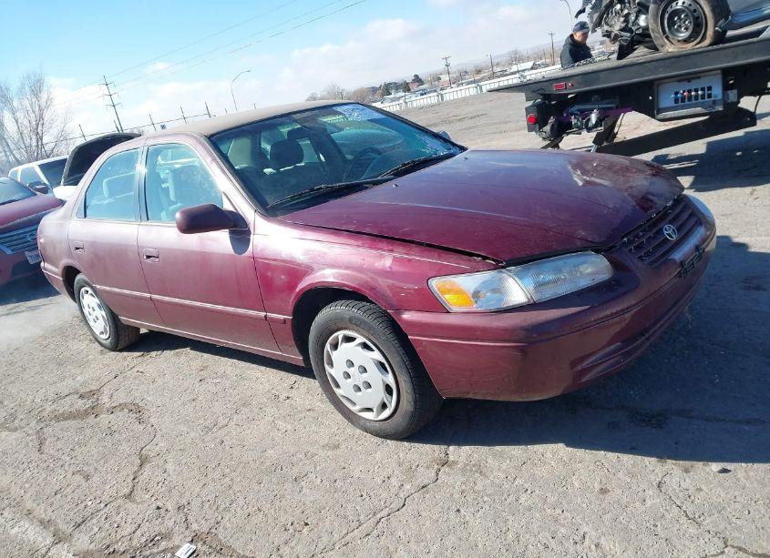 1997 Toyota Camry LE (VIN 4T1BG22K9VU140199) main photo
