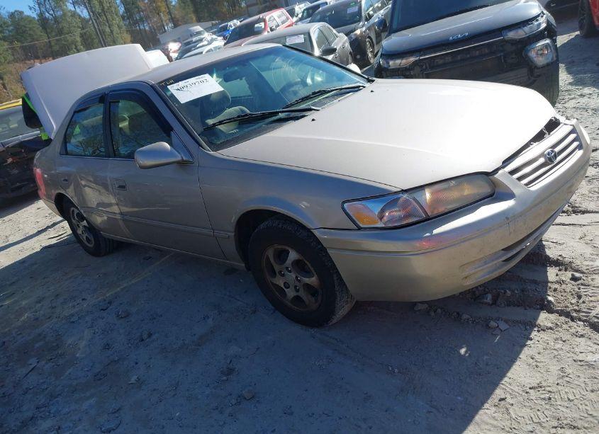1997 Toyota Camry LE (VIN 4T1BG22K9VU156886) main photo