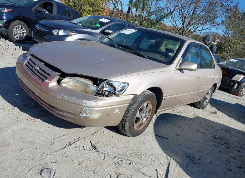 Photo 2 of 1997 Toyota Camry LE (VIN 4T1BG22K9VU156886)