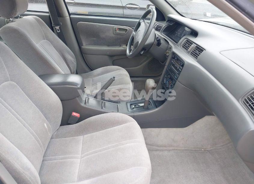 Photo 5 of 1998 Toyota Camry LE (VIN 4T1BG22K9WU283915)