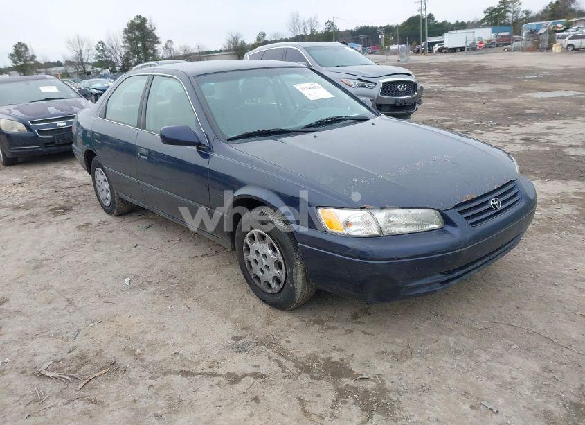 1998 Toyota Camry LE (VIN 4T1BG22K9WU315004) main photo